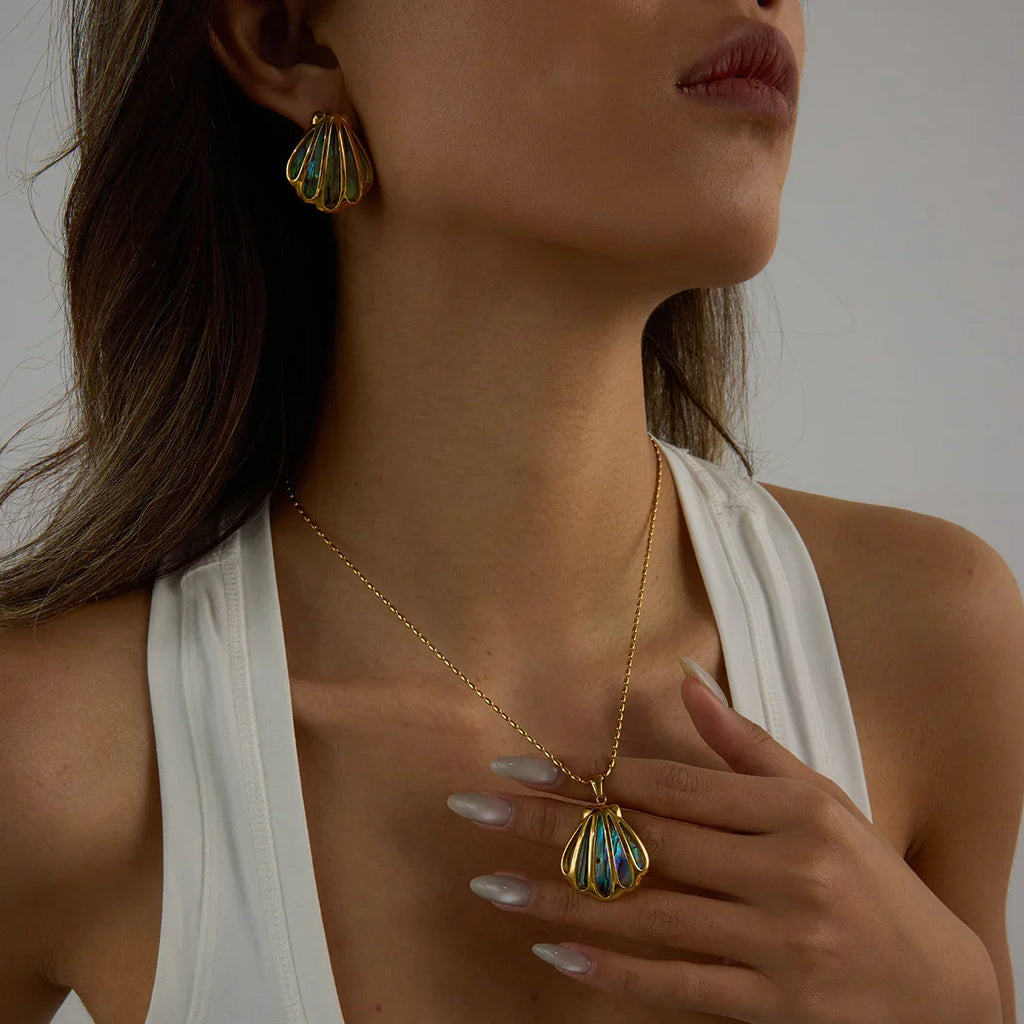 Nixie Gold Seashell Earrings